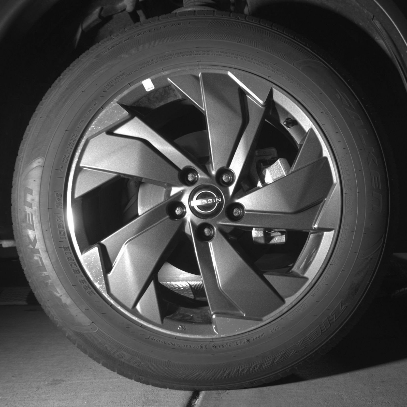 Used 2025 Nissan Rogue SV FWD image 16