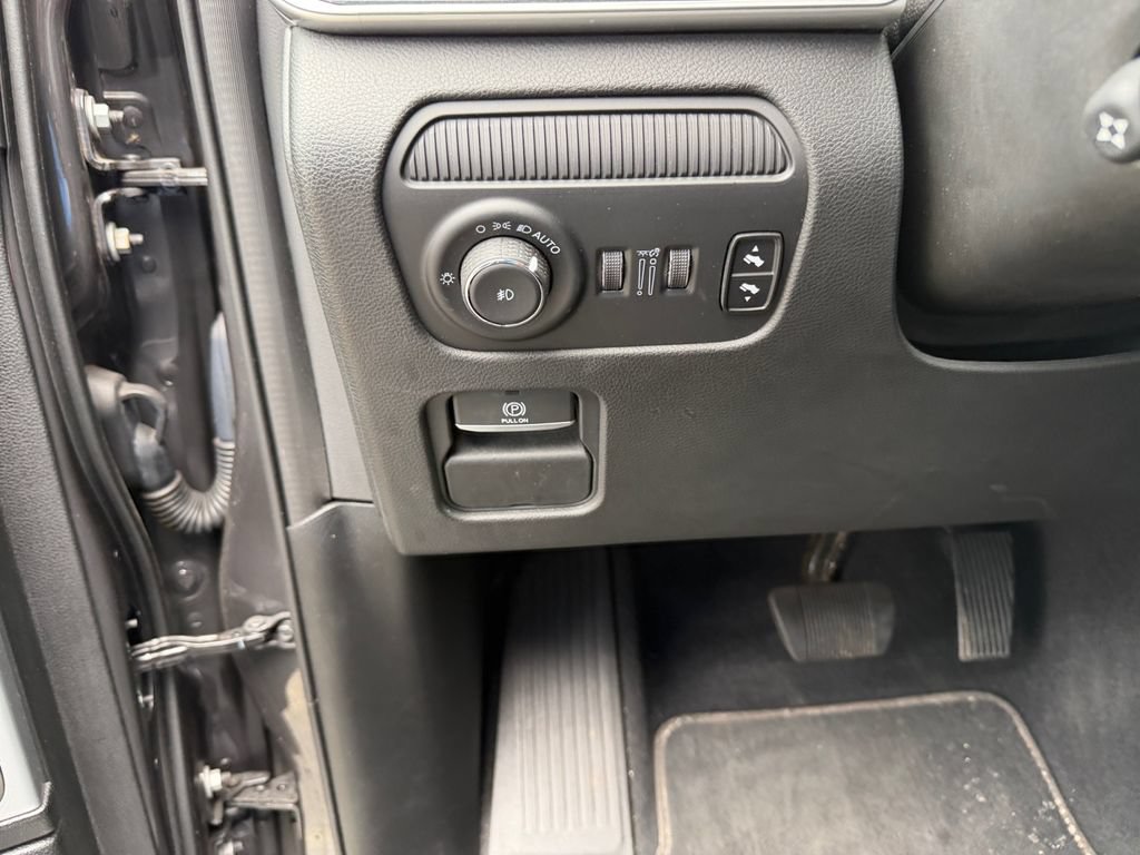 Used 2023 Jeep Wagoneer 4WD image 29