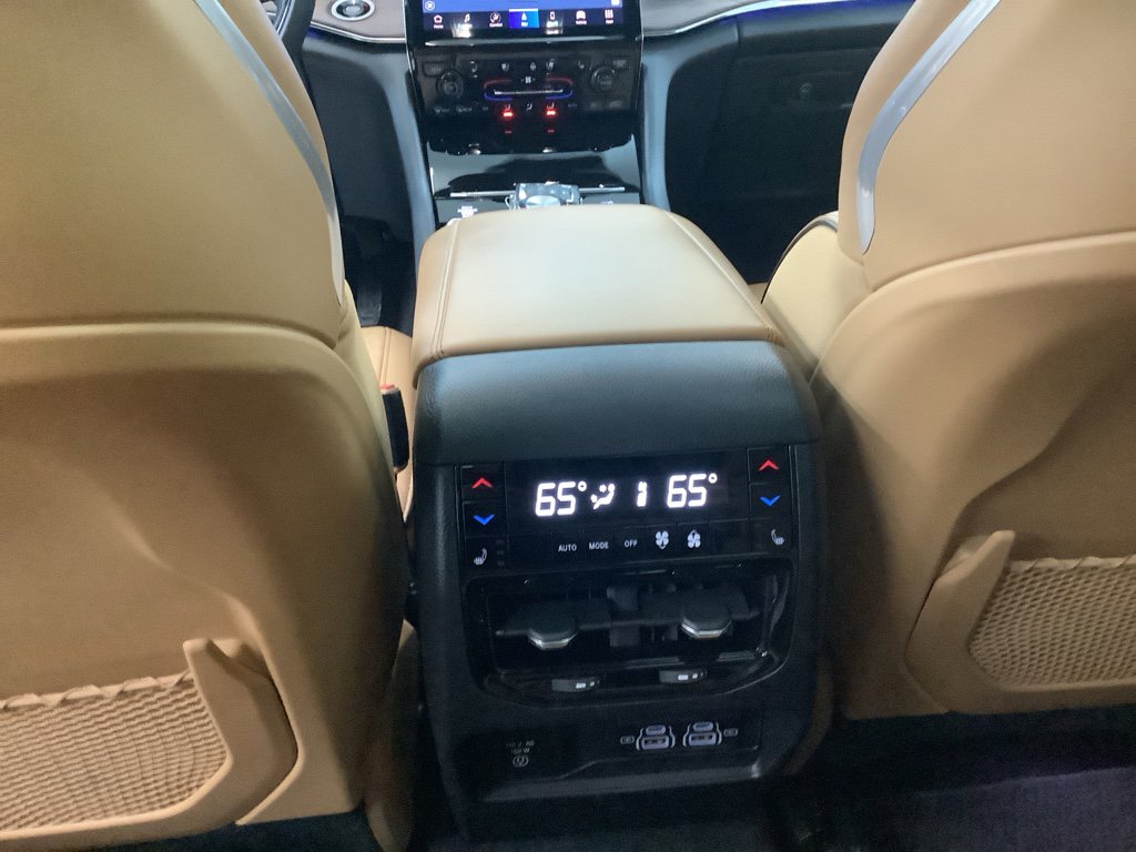 Used 2023 Jeep Grand Cherokee Summit w/ Luxury Tech Group V image 30