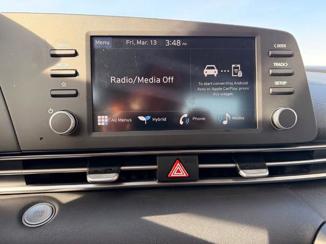 Used 2025 Hyundai Elantra Hybrid image 17