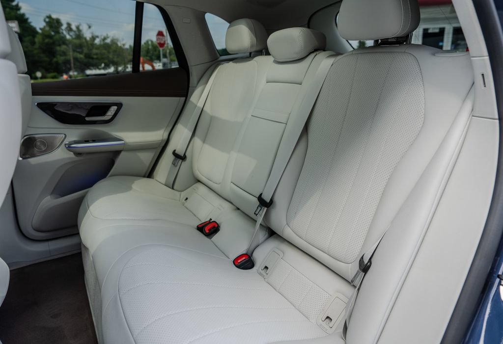 Used 2023 Mercedes-Benz EQE 350+ SUV w/ Exclusive Trim Package image 18