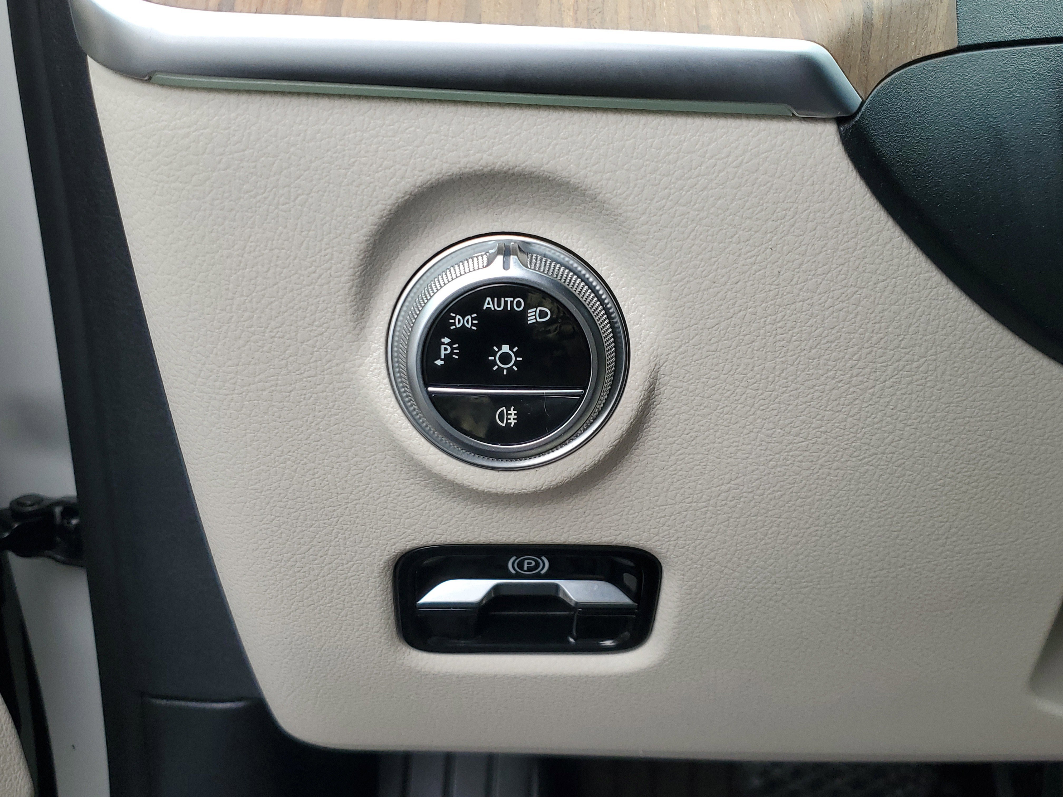 Used 2023 Mercedes-Benz C 300 Sedan image 27