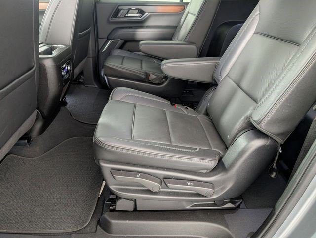 Used 2025 GMC Yukon XL Denali AWD/4WD image 27