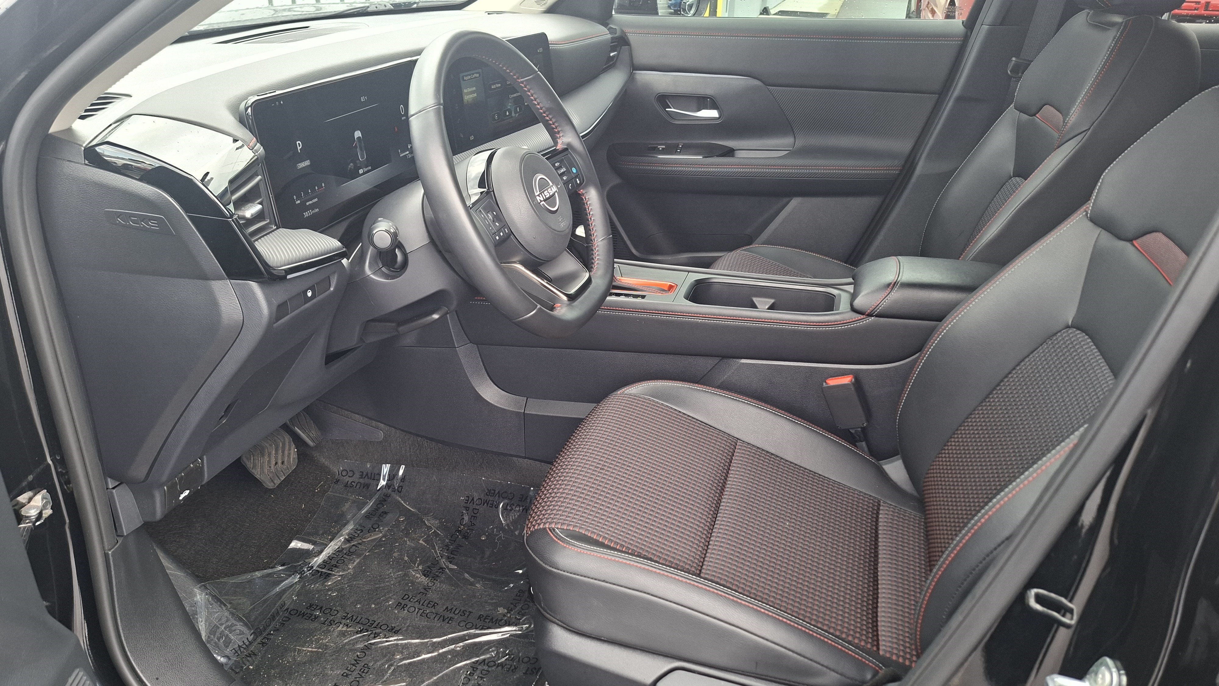 Used 2025 Nissan Kicks SR AWD/4WD image 9