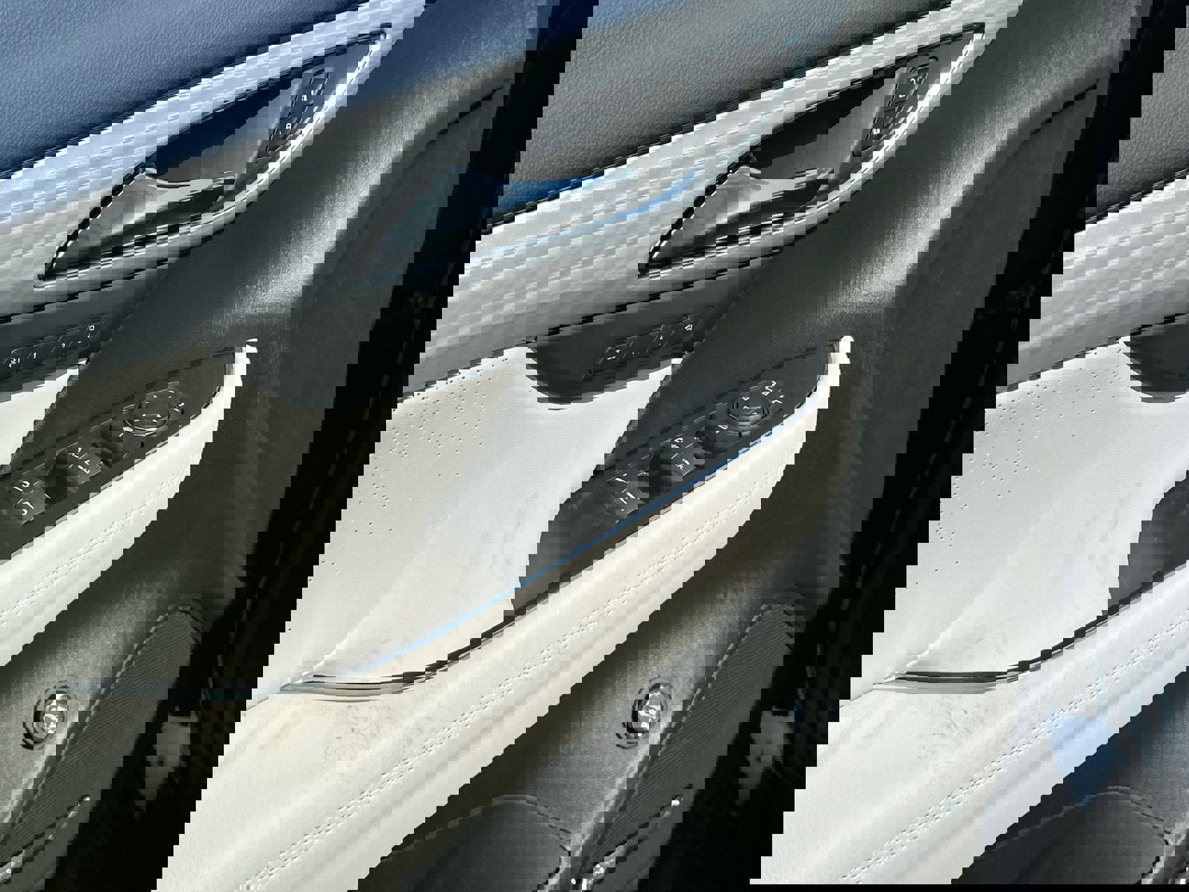 New 2025 Buick Envision Avenir image 20