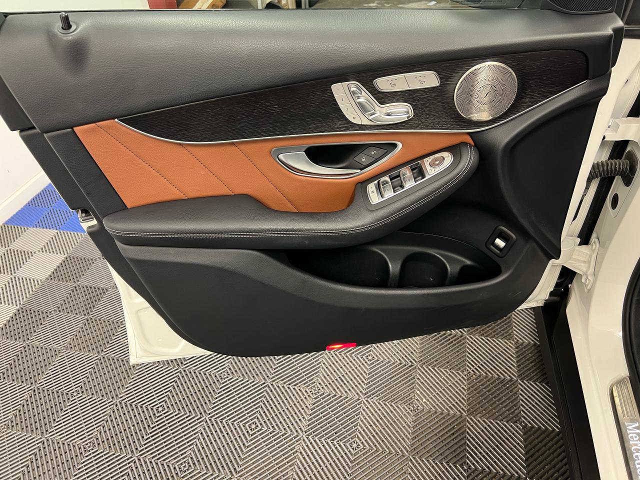 Used 2021 Mercedes-Benz GLC 300 4MATIC Coupe image 5