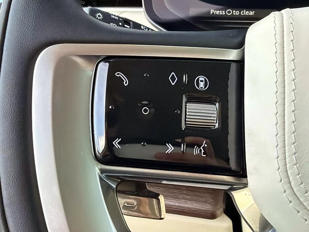 Used 2025 Land Rover Range Rover SE AWD/4WD image 29