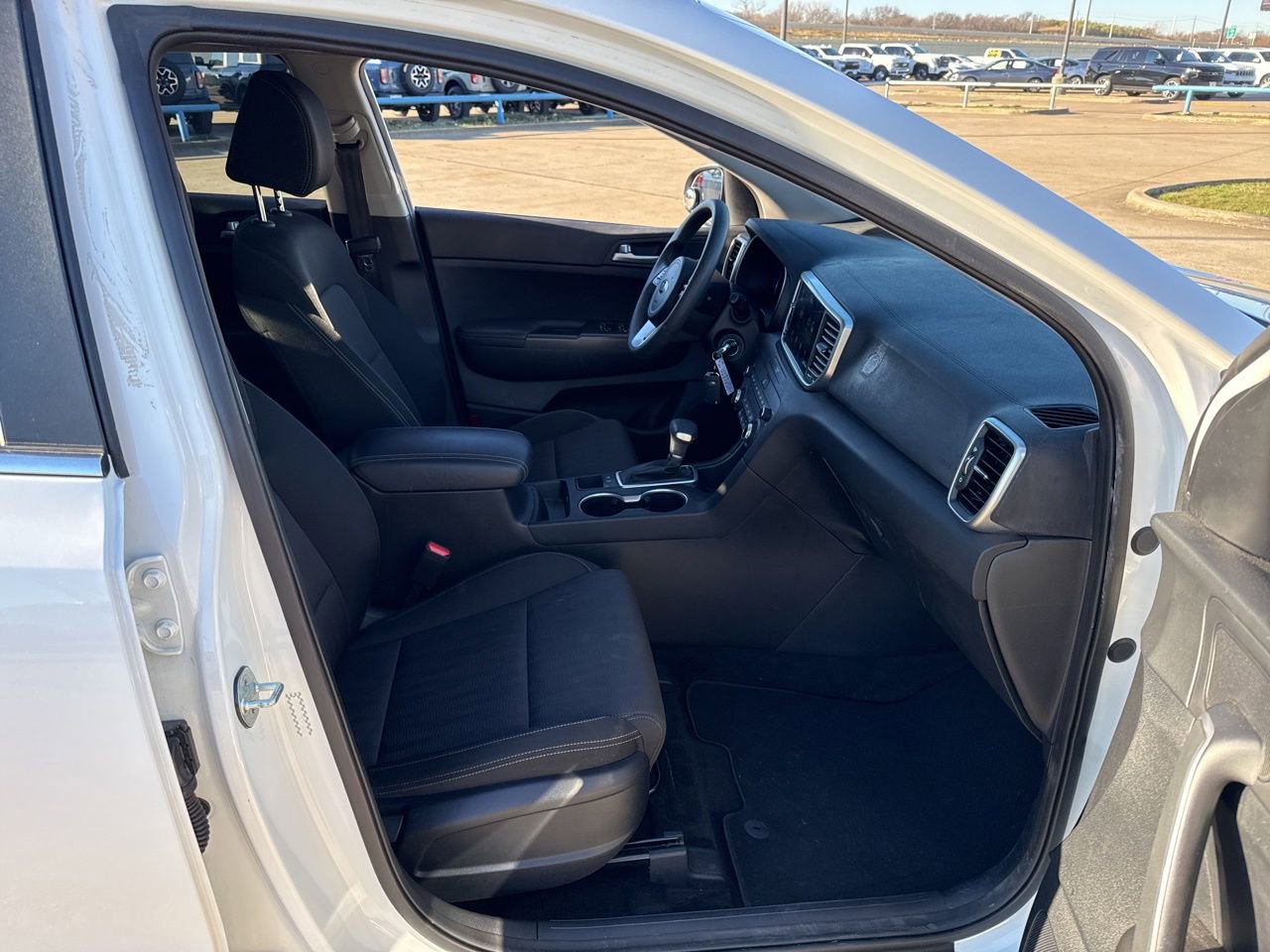 Used 2022 Kia Sportage LX image 13