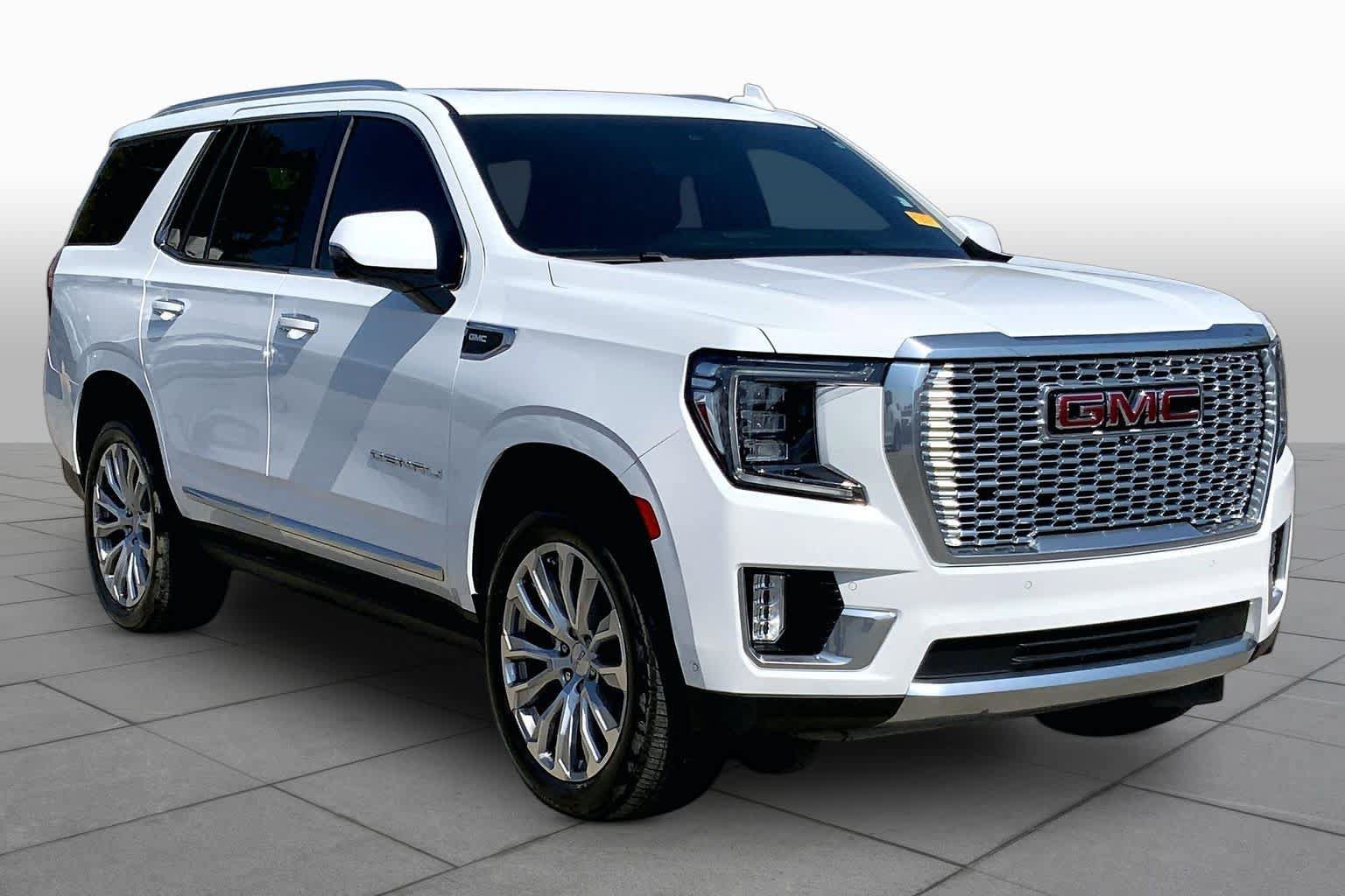 Used 2023 GMC Yukon Denali w/ Denali Reserve Package AWD/4WD image 3