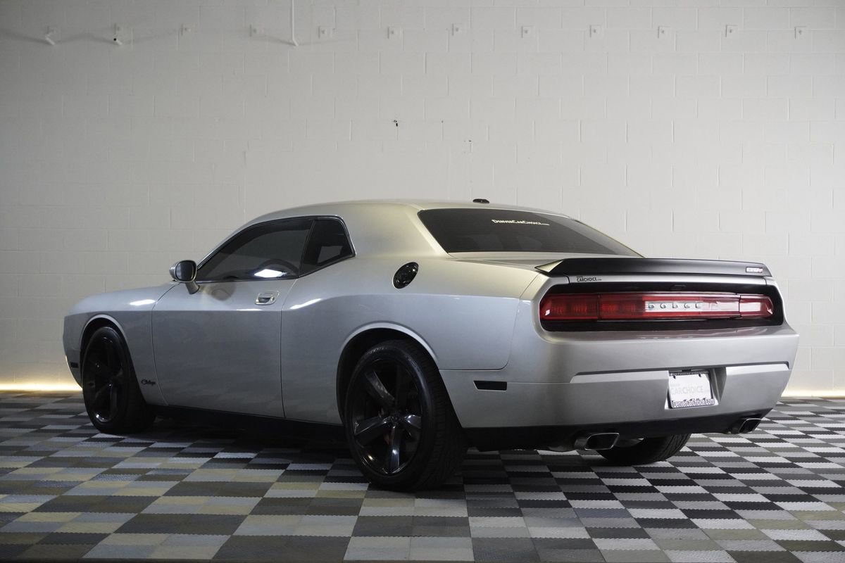 Used 2009 Dodge Challenger SRT8 w/ SRT Option Group II image 3