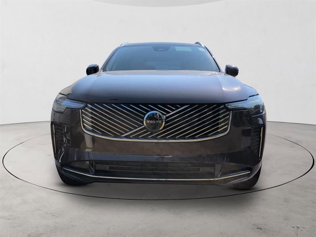 New 2026 Volvo XC90 B5 Plus w/ Protection Package Premier AWD/4WD image 3