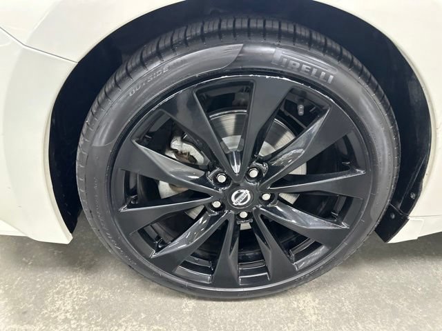 Used 2021 Nissan Maxima SR w/ Sport Mat Group FWD image 25