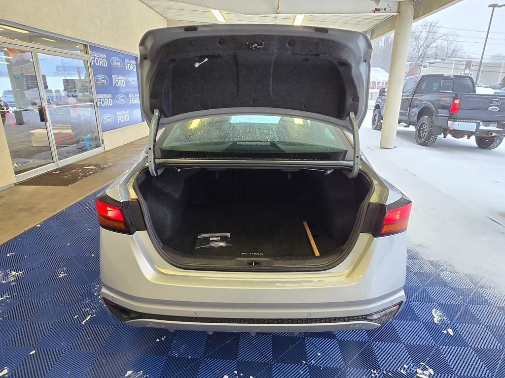 Used 2024 Nissan Altima 2.5 SV image 7