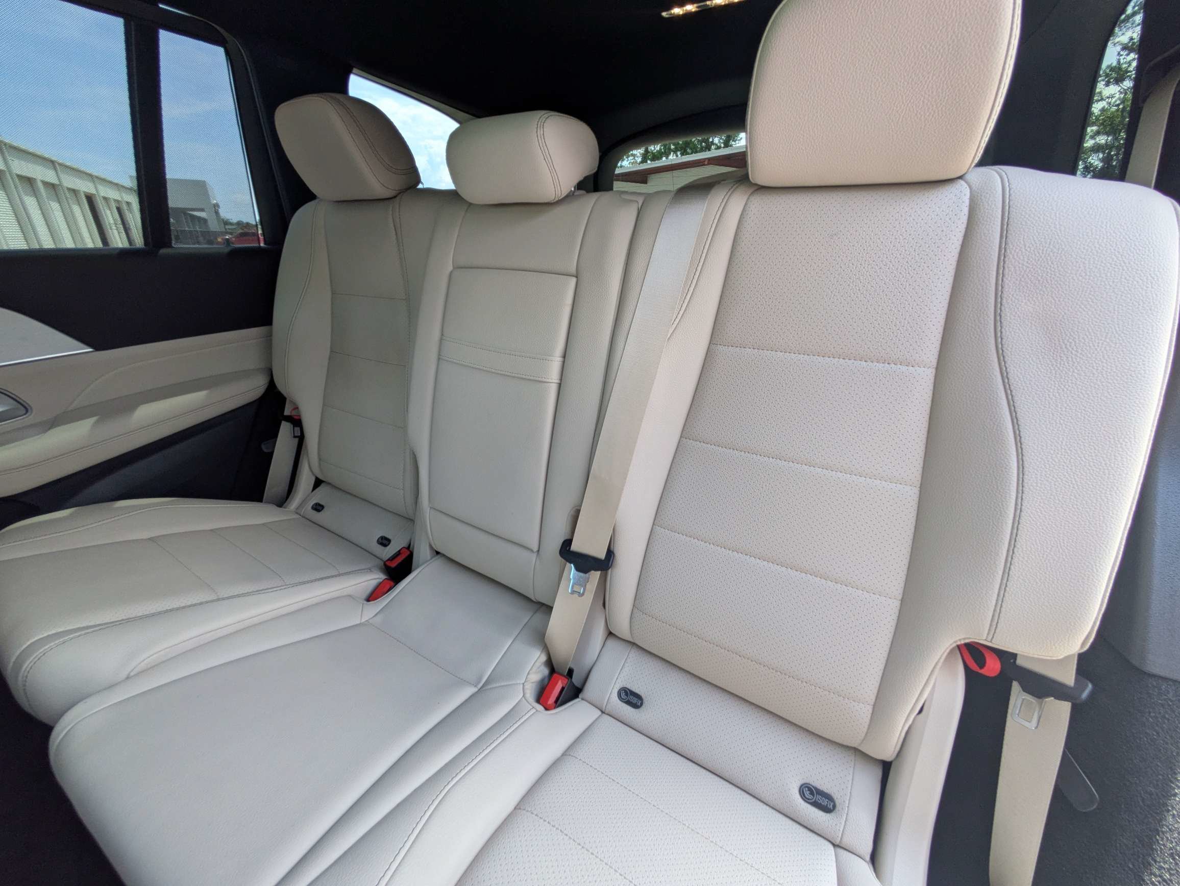 Used 2024 Mercedes-Benz GLS 450 4MATIC image 9