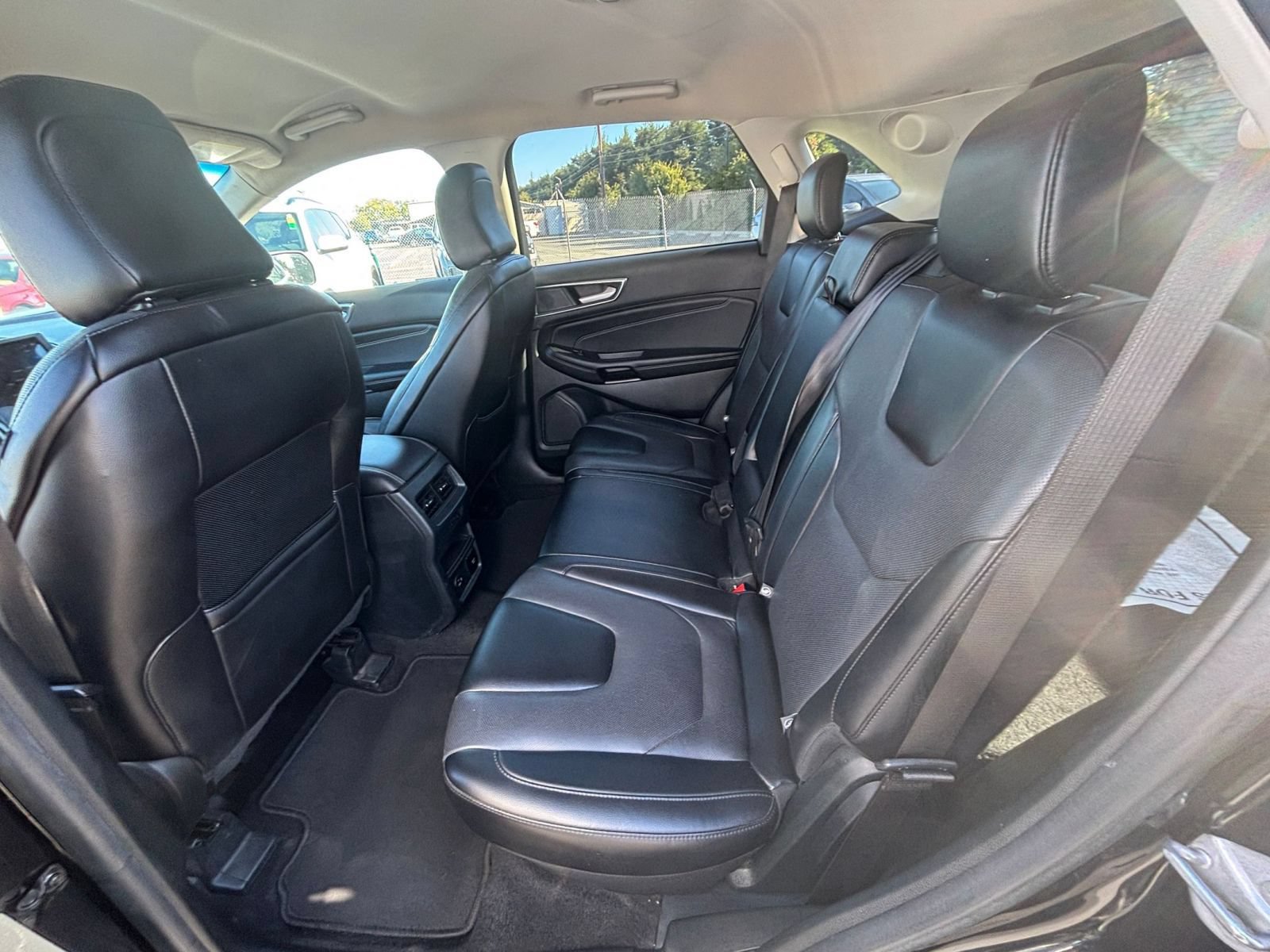 Used 2022 Ford Edge Titanium w/ Equipment Group 301A AWD/4WD image 28