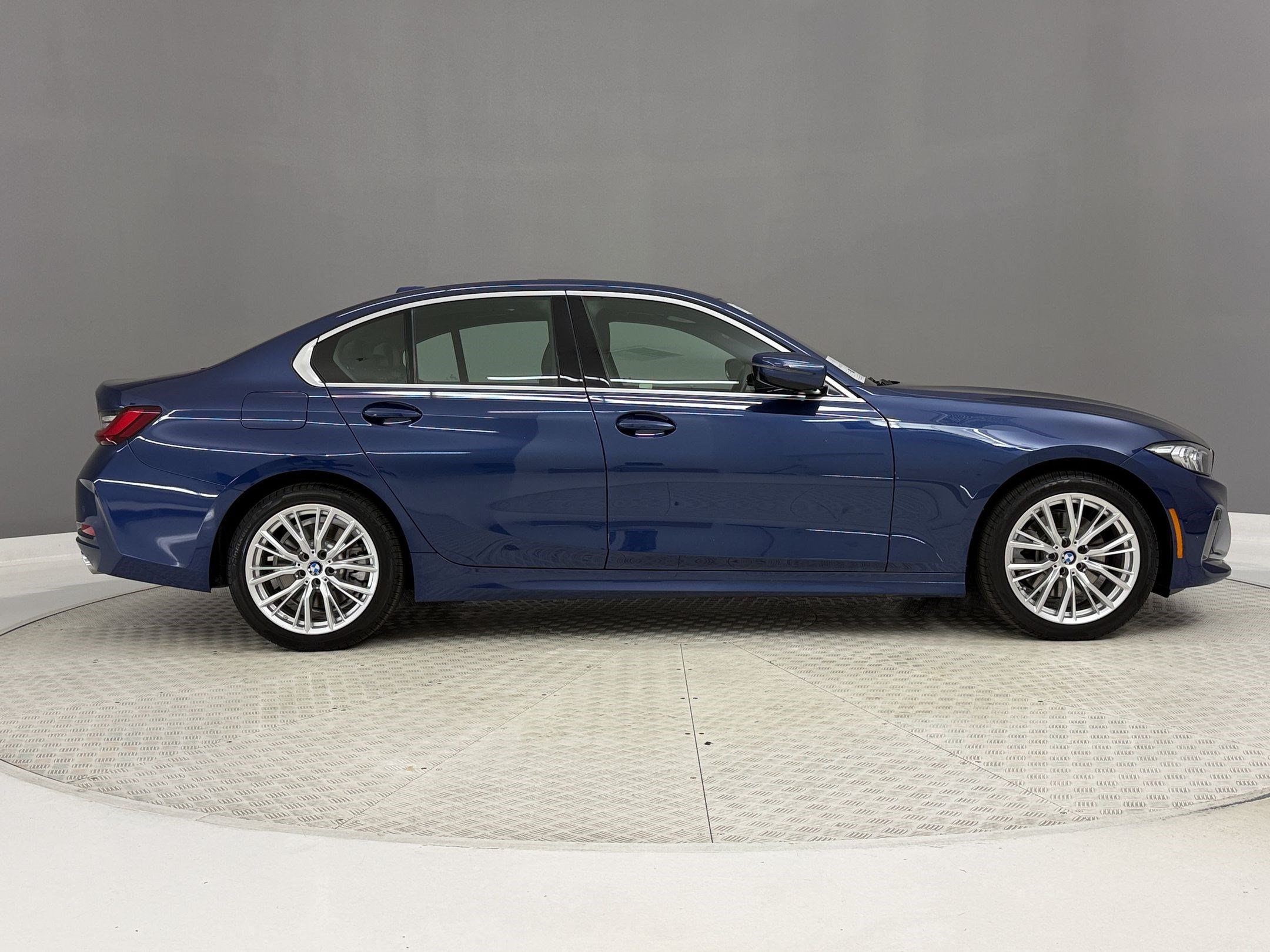 Certified 2024 BMW 330i Sedan w/ Convenience Package RWD image 8
