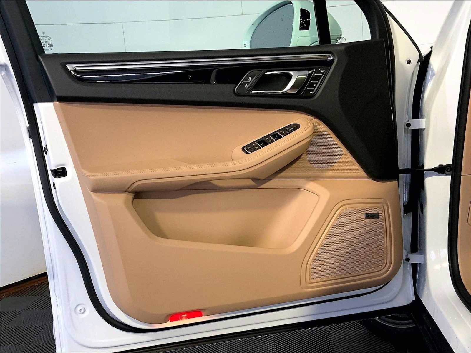 New 2026 Porsche Macan AWD/4WD image 20