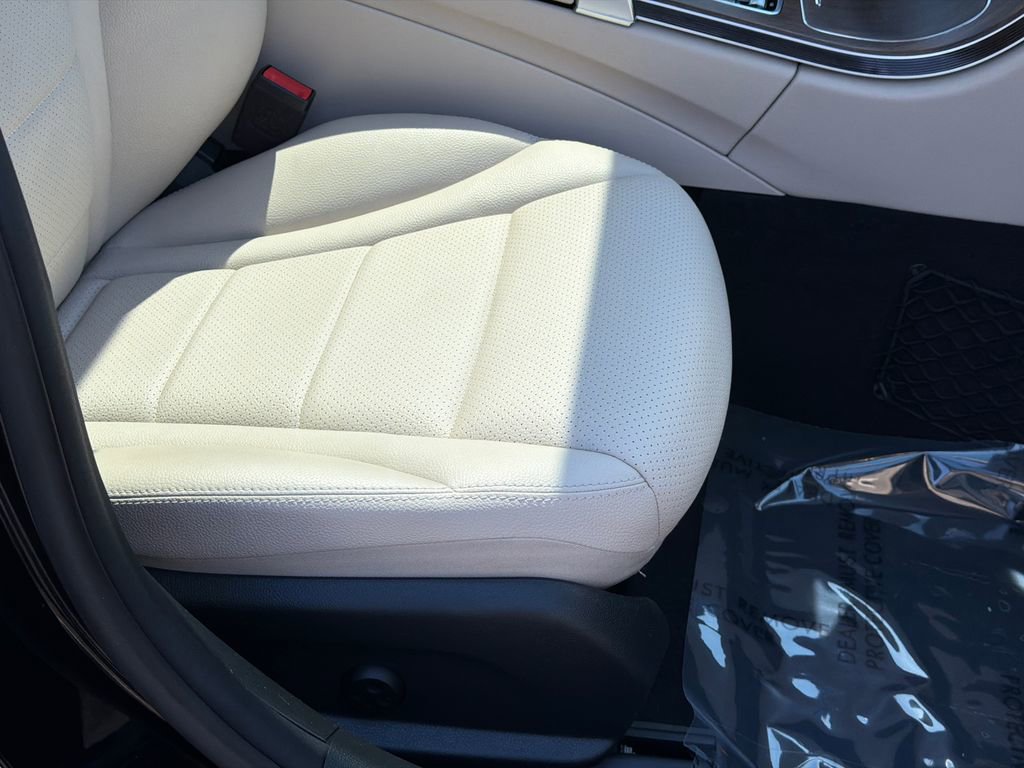 Used 2020 Mercedes-Benz C 300 4MATIC Sedan image 10