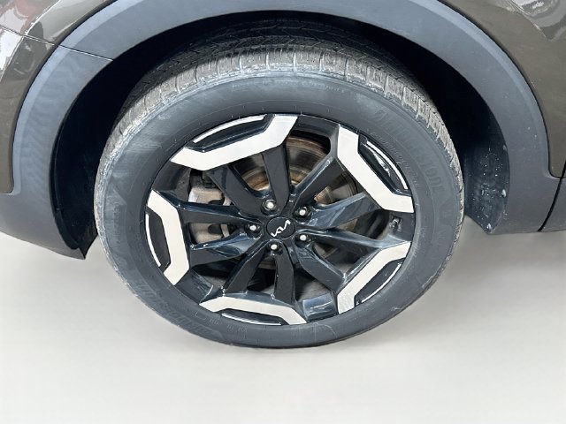 Certified 2023 Kia Telluride EX w/ EX Captain's Chair Package AWD/4WD image 34