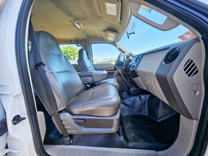 Used 2009 Ford F350 4x4 Crew Cab DRW Super Duty image 15