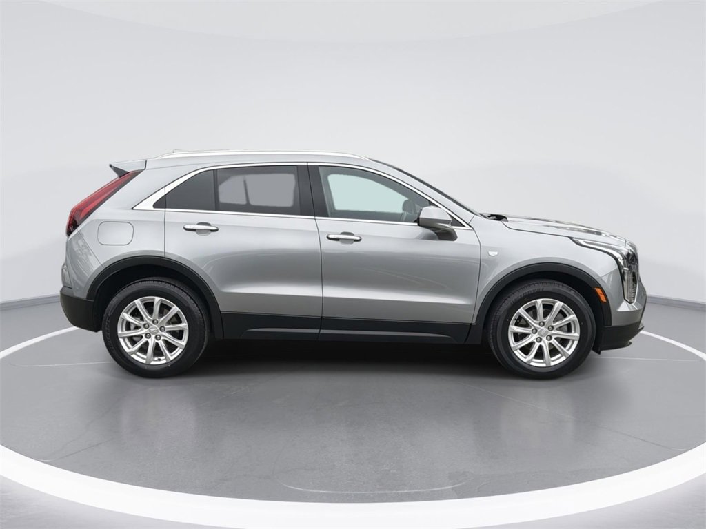 Certified 2023 Cadillac XT4 Luxury w/ Cold Weather Package image 3