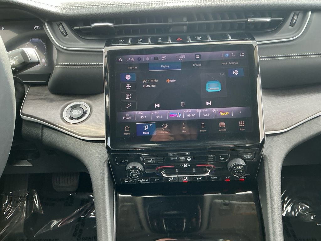 Used 2023 Jeep Grand Cherokee Limited image 22