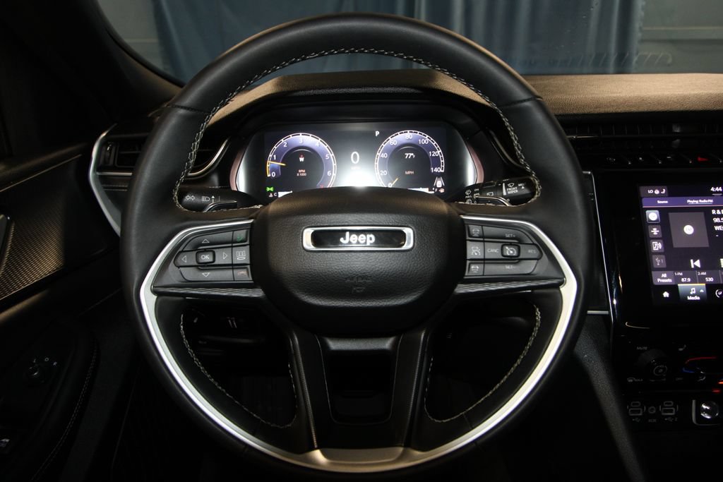 Used 2024 Jeep Grand Cherokee Altitude AWD/4WD image 11