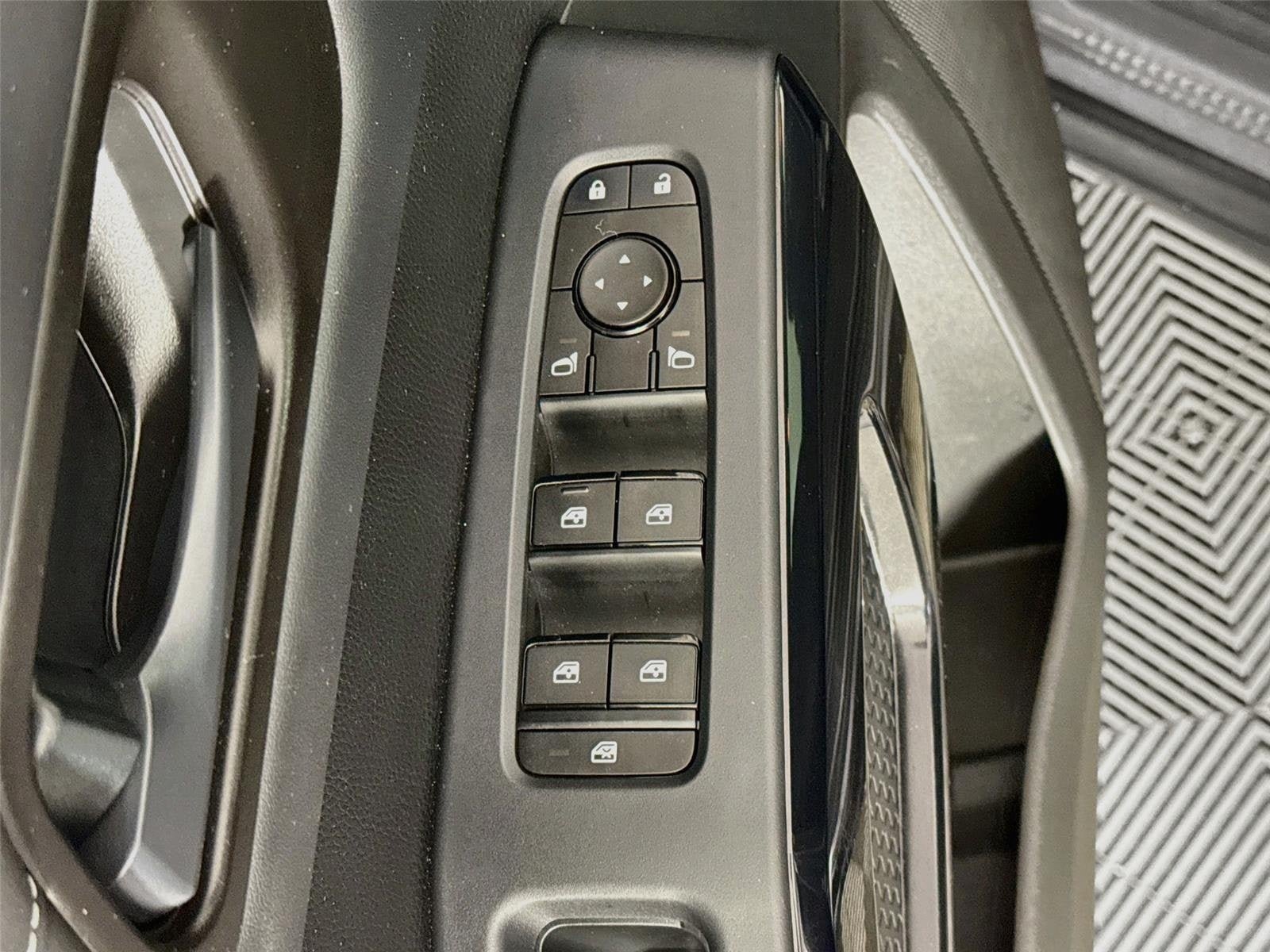 Certified 2024 Nissan Pathfinder S w/ Cargo Package FWD image 18