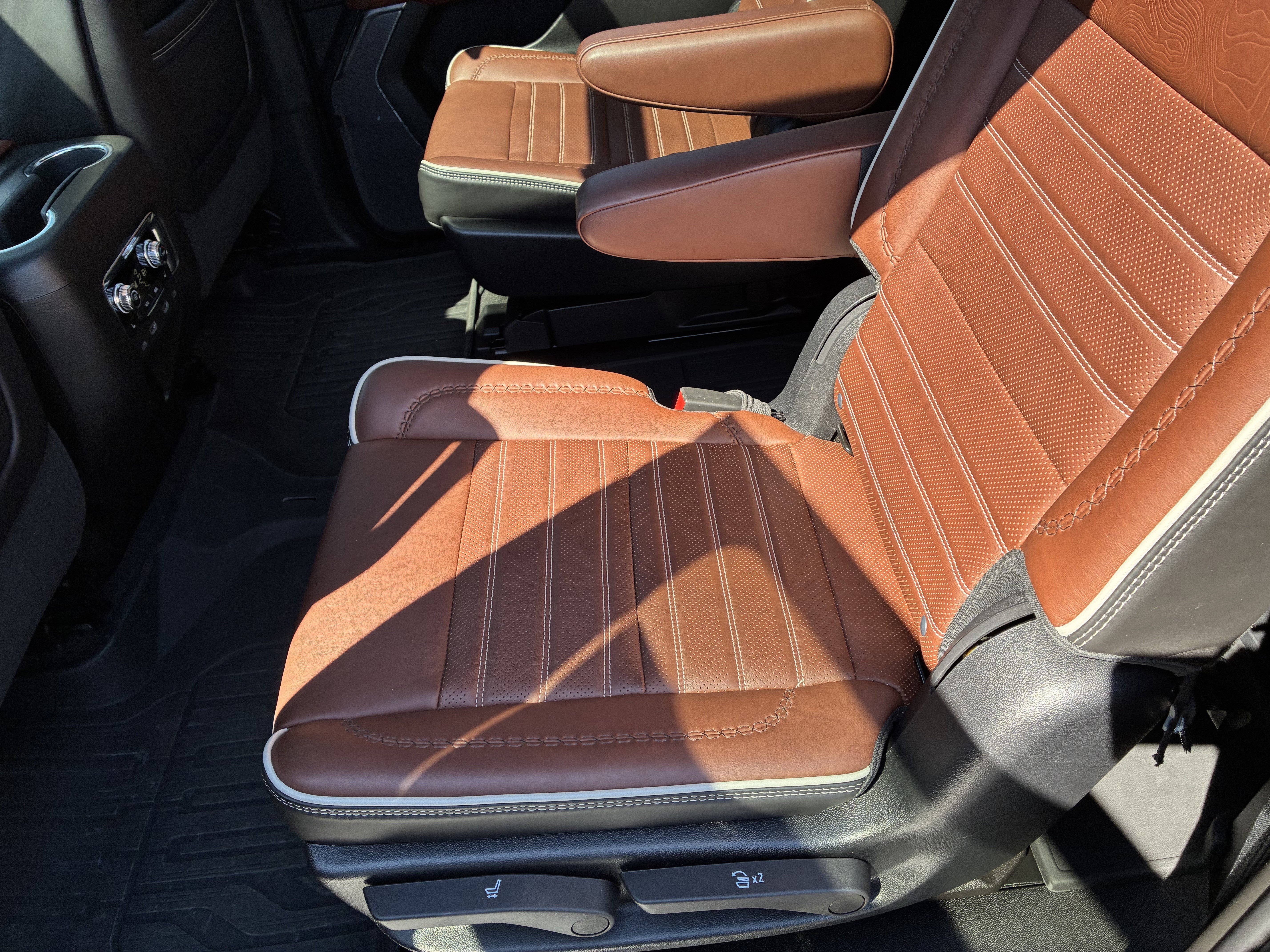 Used 2023 GMC Yukon XL Denali Ultimate image 15