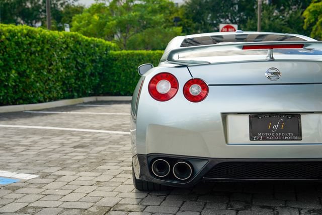 Used 2010 Nissan GT-R Premium AWD/4WD image 24