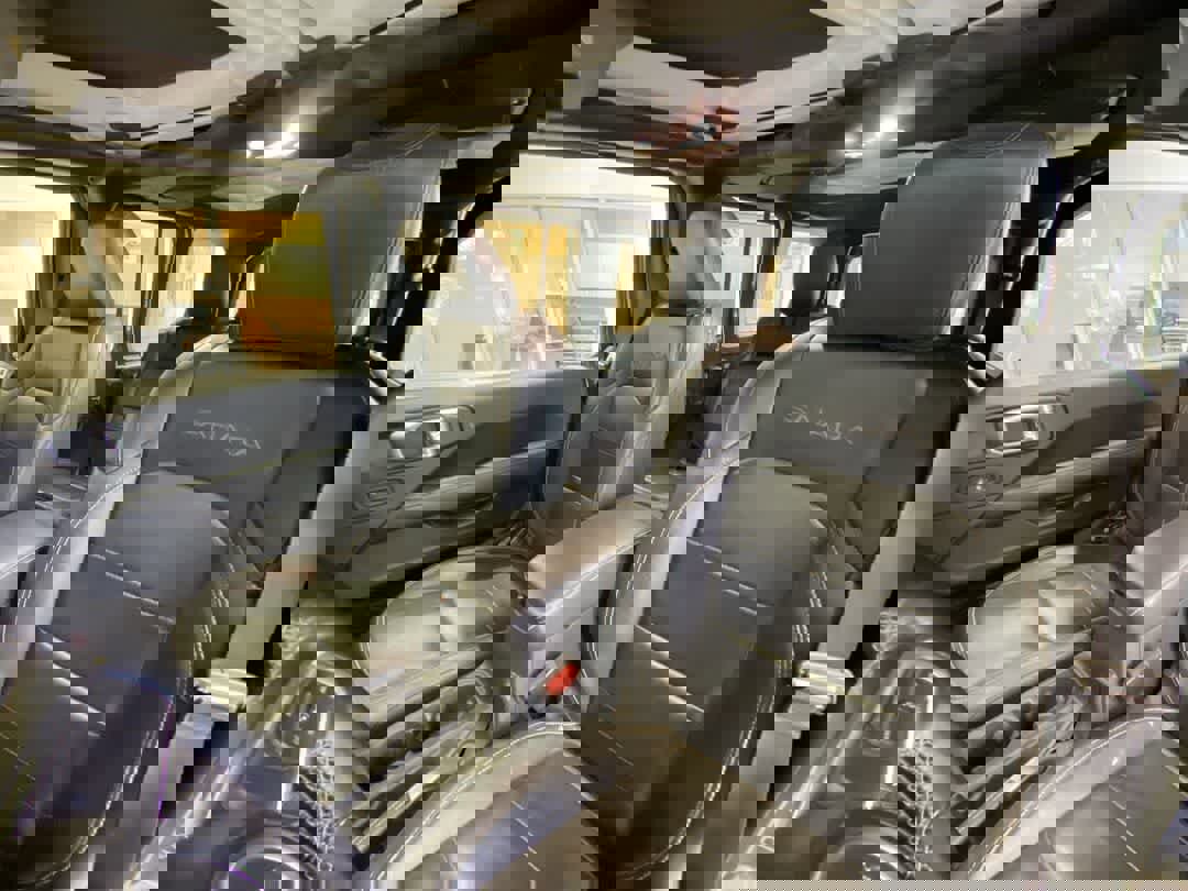 Used 2021 Jeep Wrangler Sahara w/ Cold Weather Group image 14