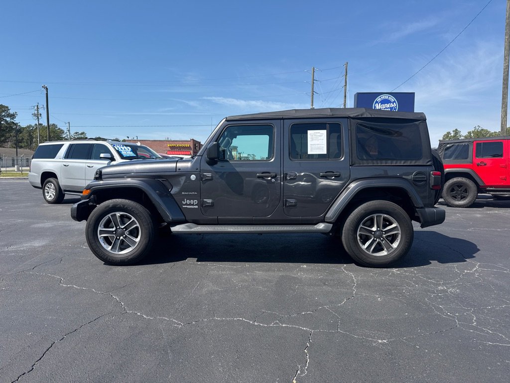 Used 2018 Jeep Wrangler Unlimited Sahara image 2