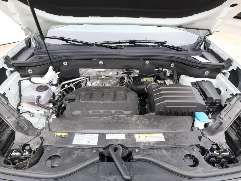 Certified 2025 Volkswagen Atlas Peak Edition SE AWD/4WD image 35
