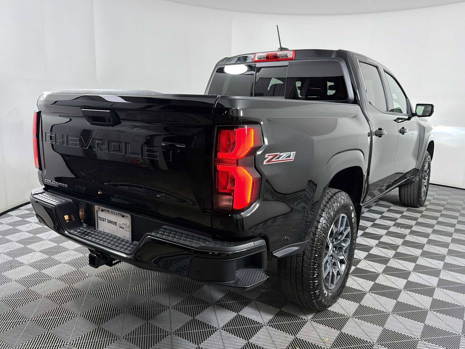 Certified 2024 Chevrolet Colorado Z71 w/ Z71 Convenience Package 2 image 6