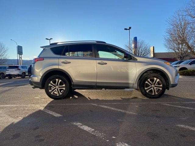 Used 2018 Toyota RAV4 LE image 4