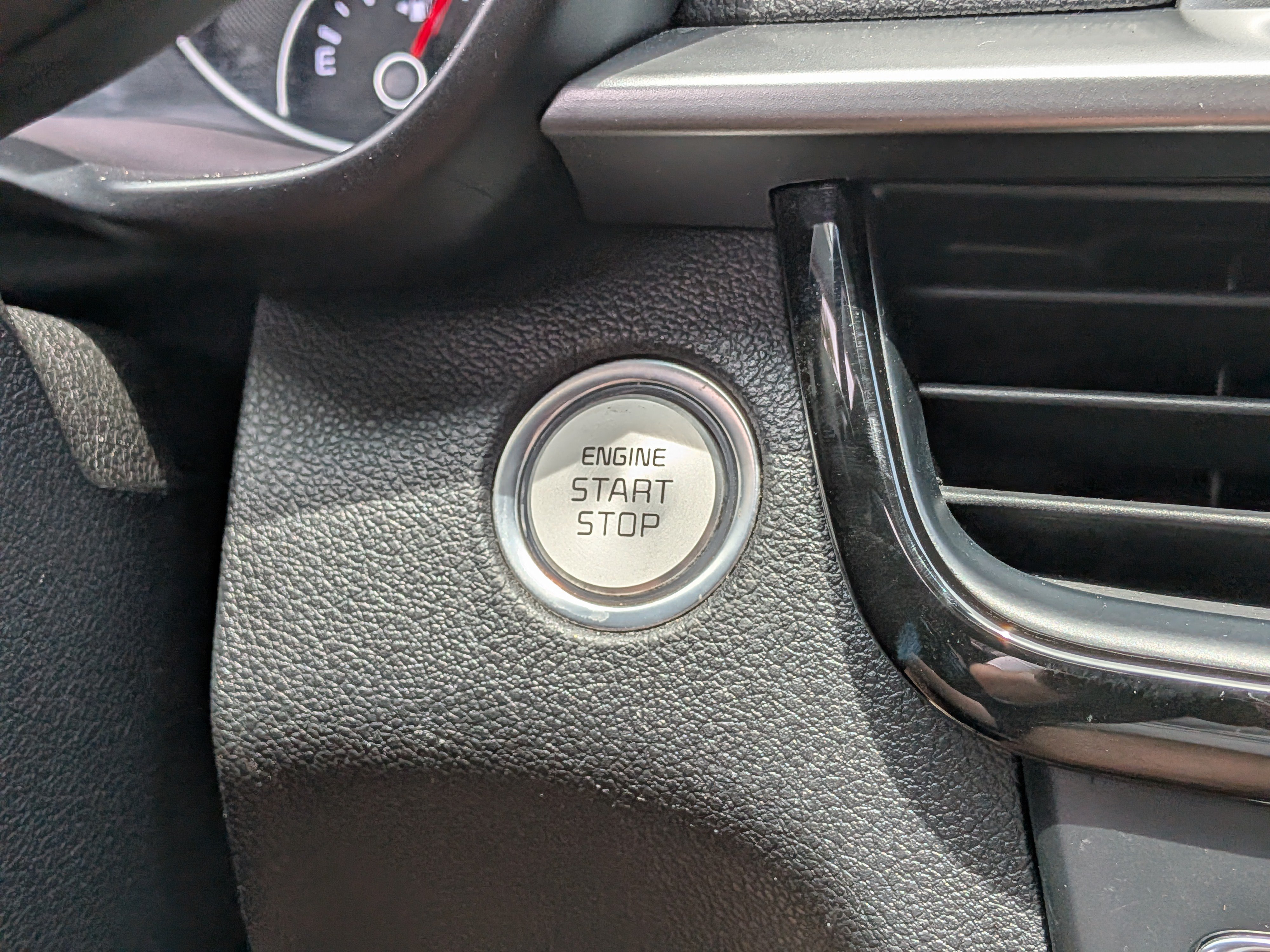 Used 2020 Kia Optima SE FWD image 28