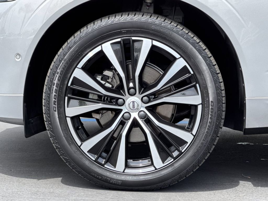 Certified 2023 Volvo XC60 B5 Plus w/ Protection Package Premier image 25