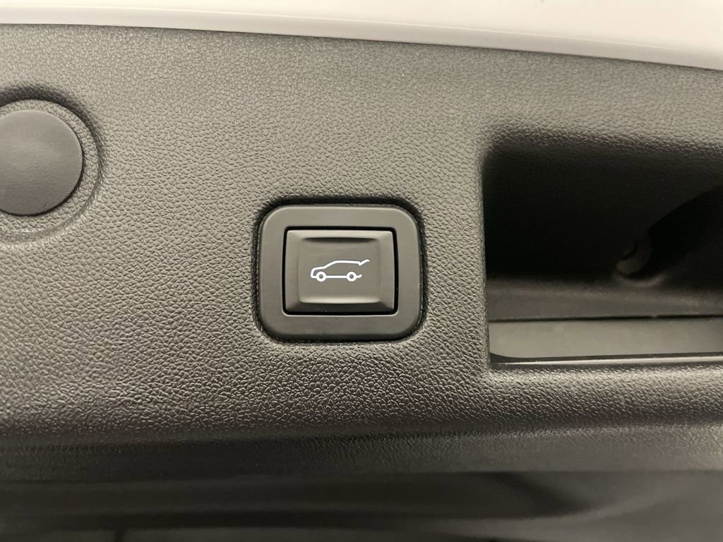 Used 2019 Chevrolet Equinox LT w/ Driver Convenience Package image 29