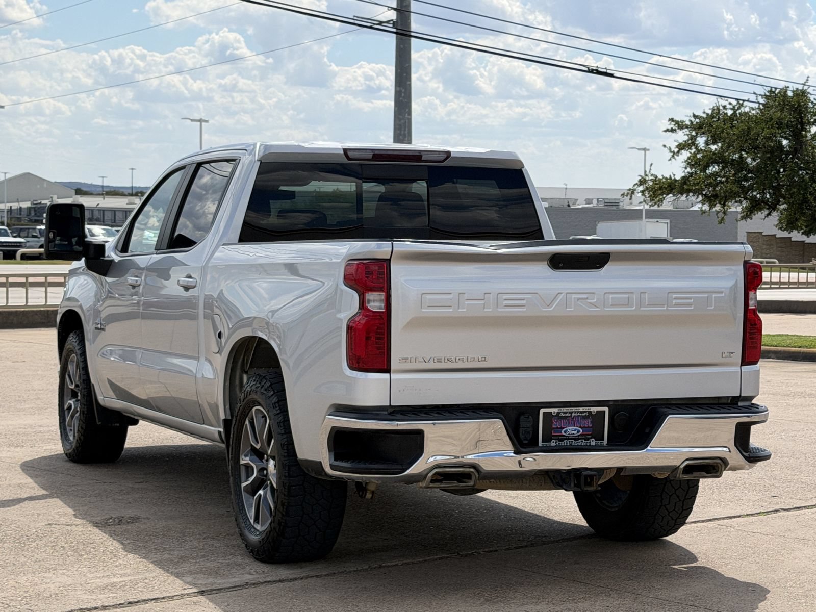 Used 2021 Chevrolet Silverado 1500 LT w/ Z71 Off-Road Package AWD/4WD image 6