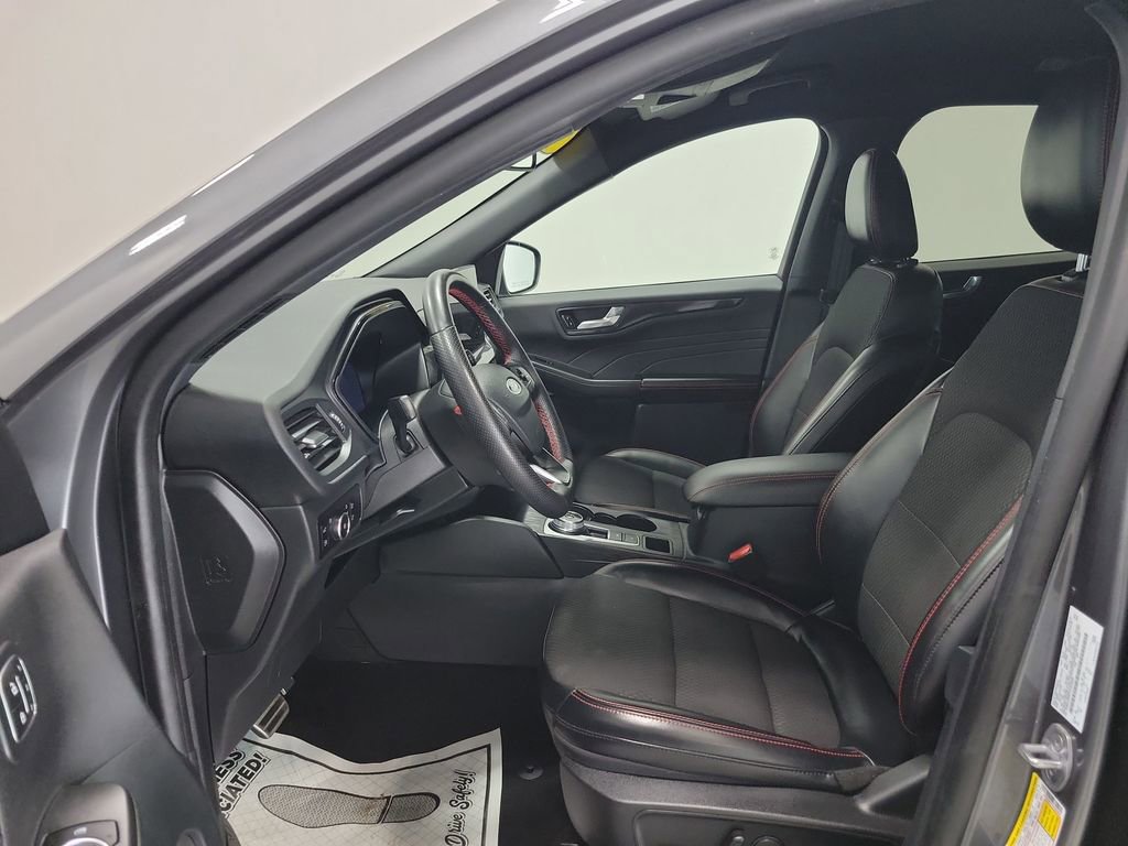 Used 2023 Ford Escape ST-Line Elite AWD/4WD image 3