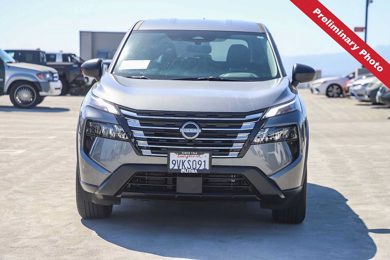 Used 2025 Nissan Rogue S FWD image 2