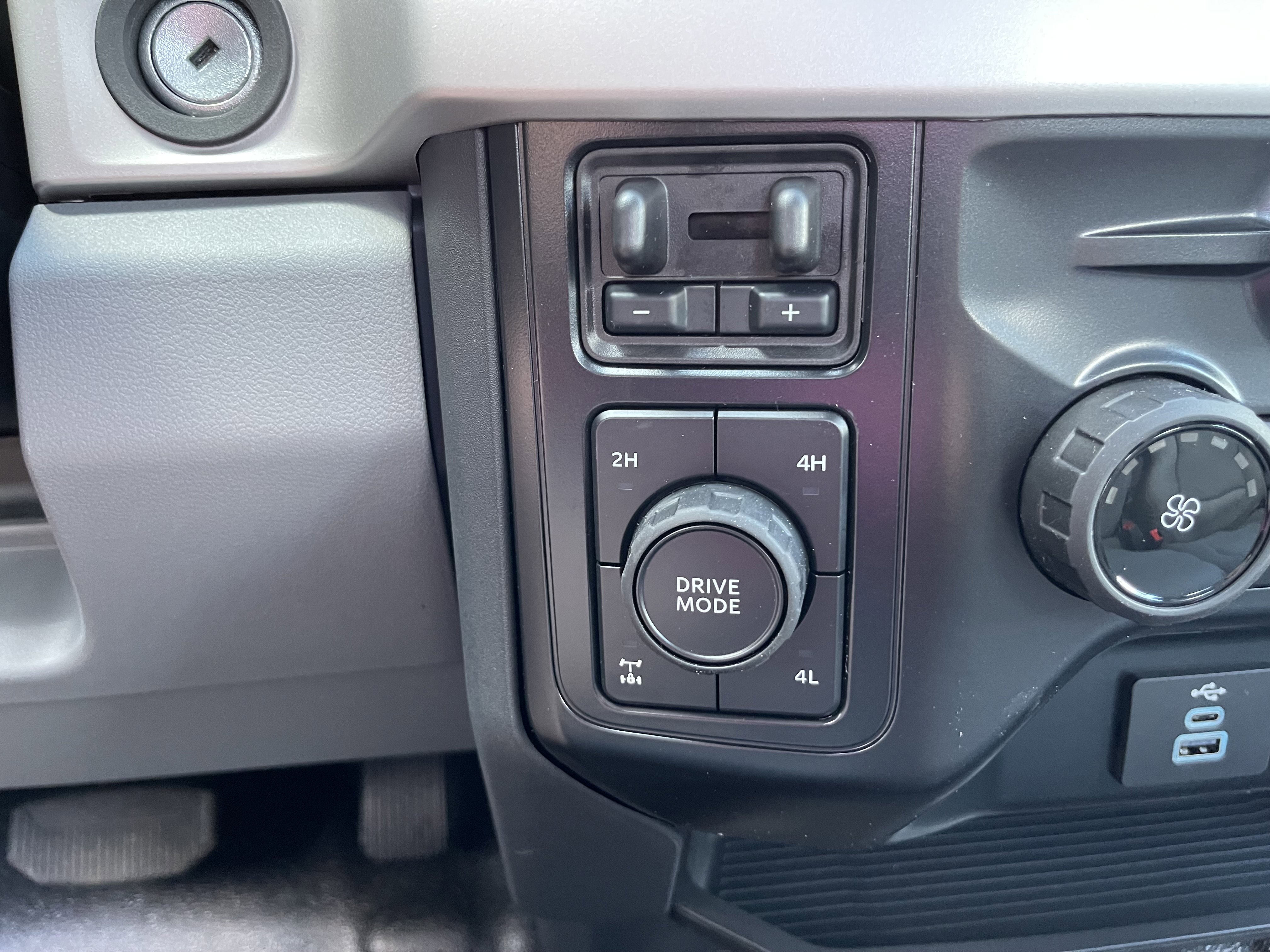 New 2026 Ford F250 XL image 19
