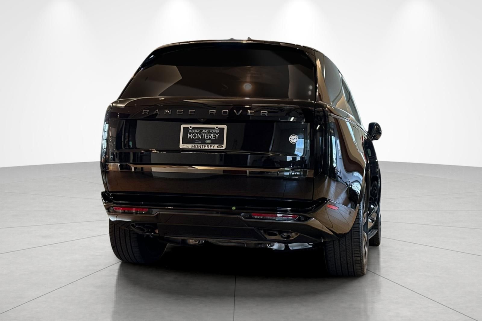 Used 2025 Land Rover Range Rover SV image 5