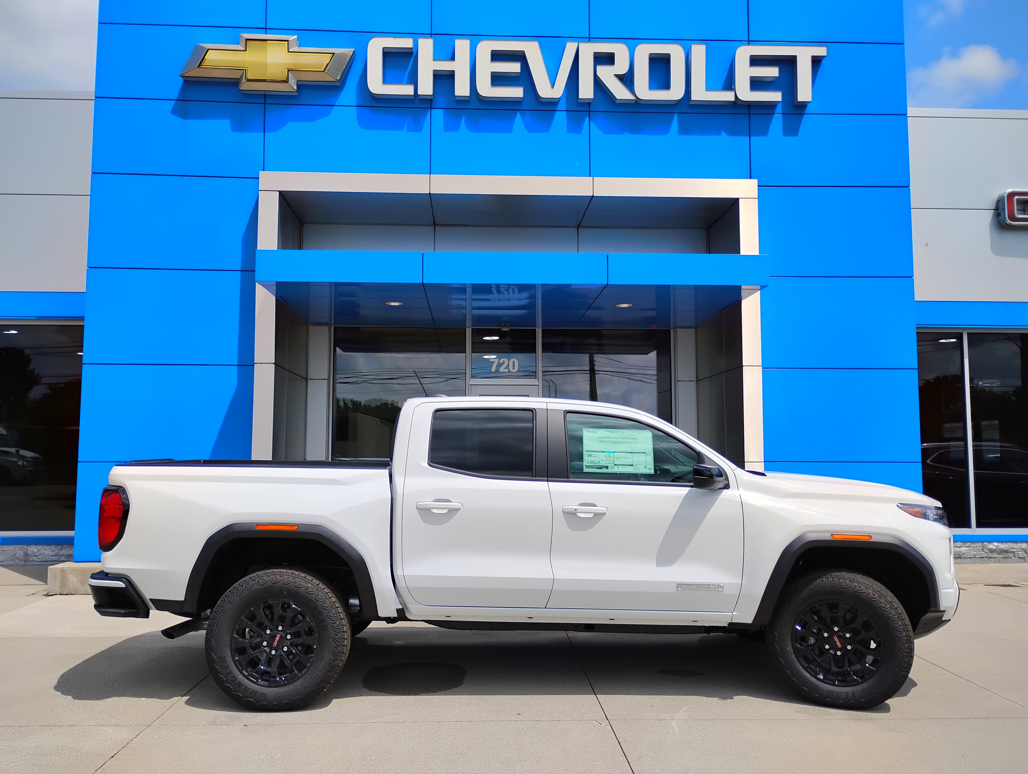 New 2026 GMC Canyon Elevation w/ Convenience Package image 29