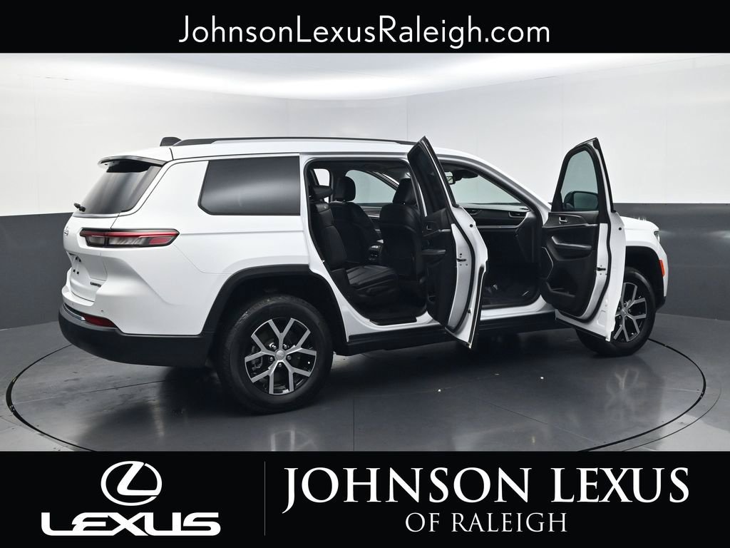 Used 2024 Jeep Grand Cherokee L Limited AWD/4WD image 31