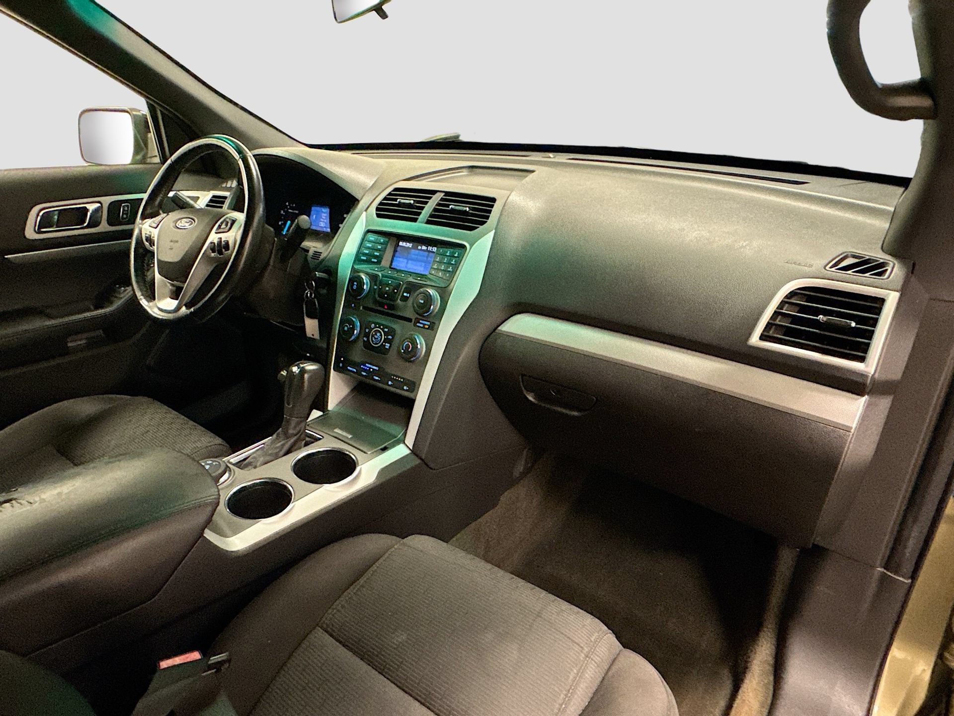 Used 2013 Ford Explorer XLT AWD/4WD image 28
