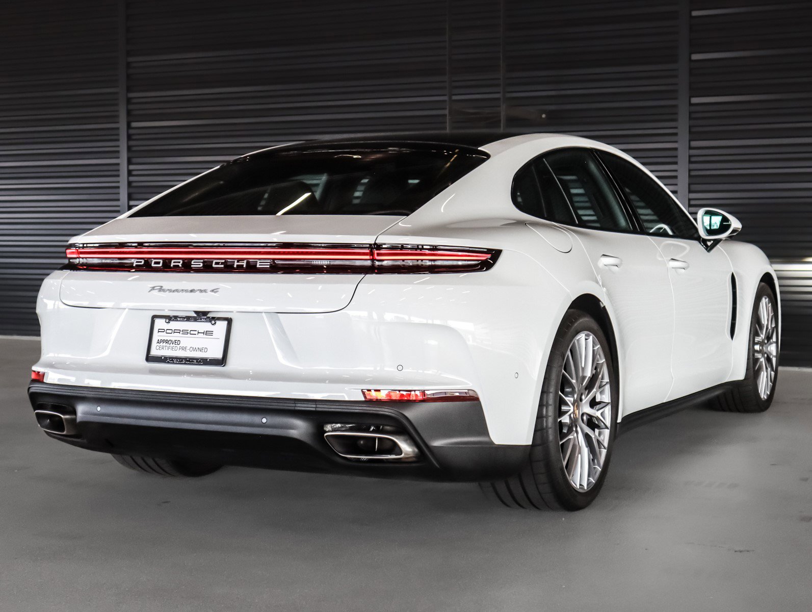 Certified 2025 Porsche Panamera 4 image 10