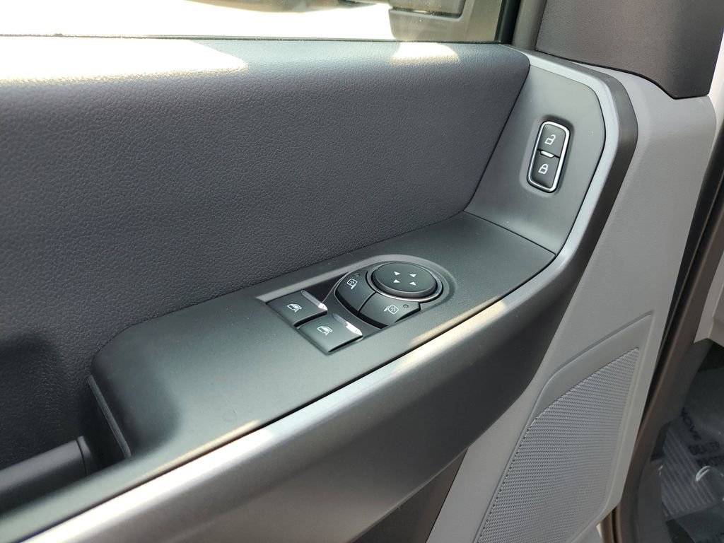 New 2025 Ford F350 4x4 Regular Cab Super Duty image 11