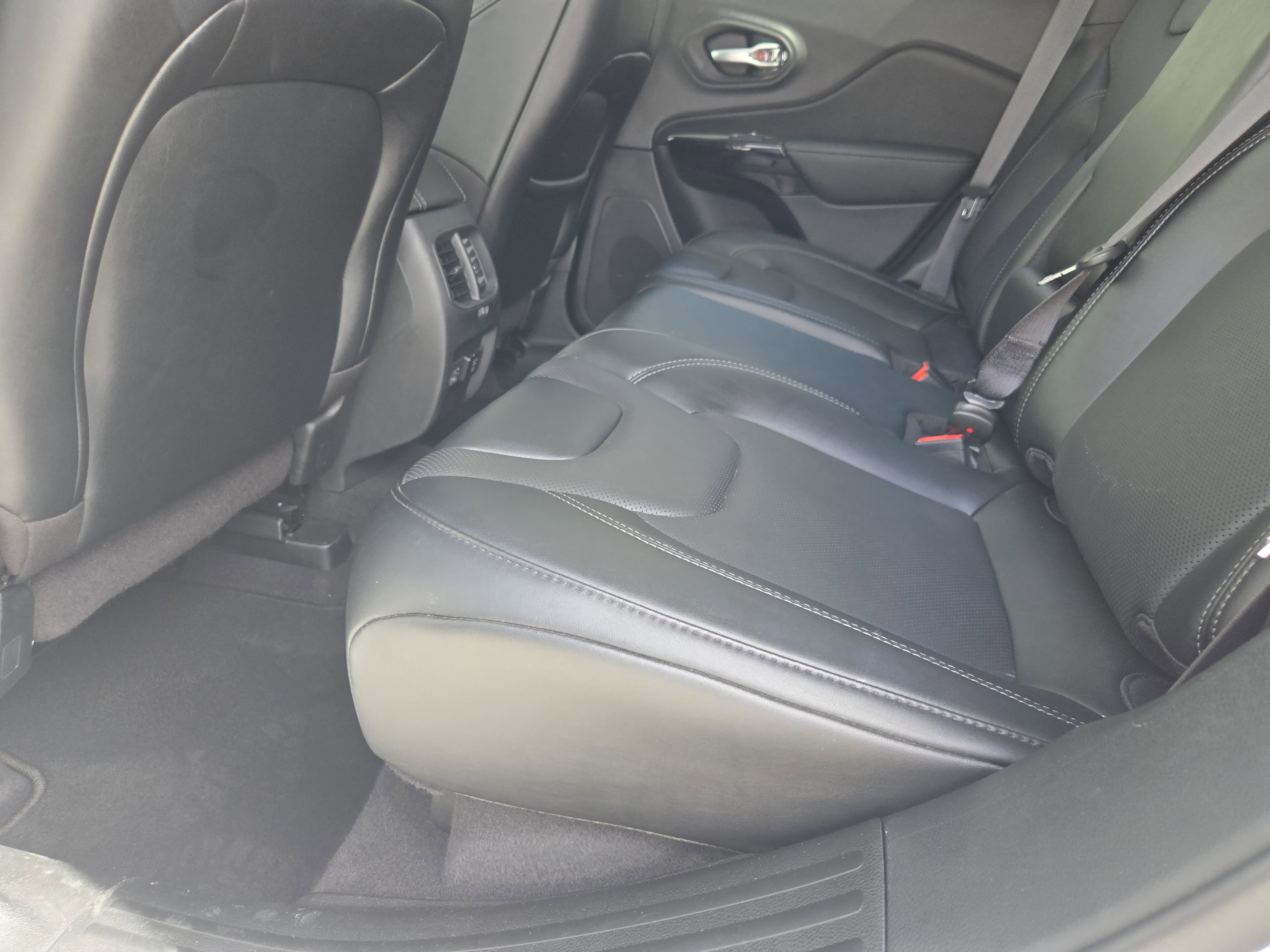 Used 2023 Jeep Cherokee Altitude Lux w/ Lux Elite Package image 33