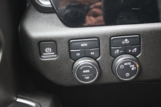 Used 2024 Chevrolet Silverado 1500 LT image 17